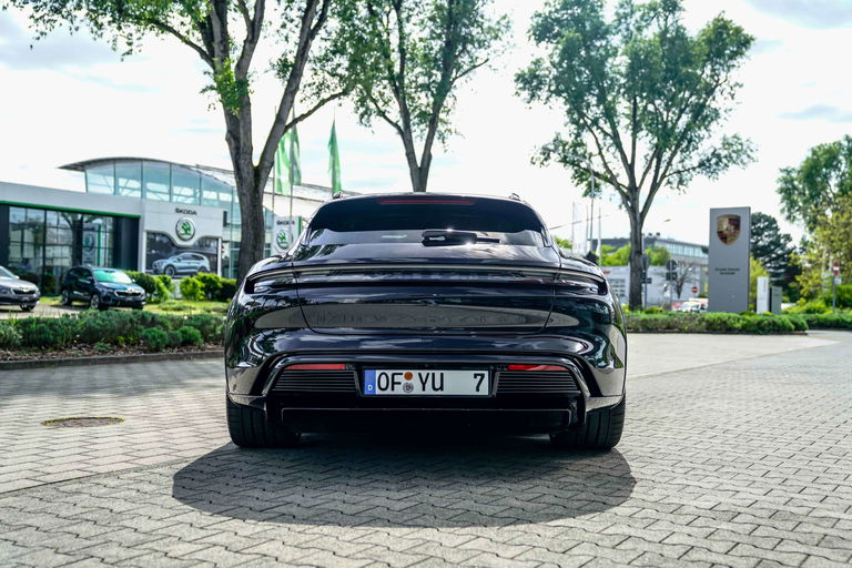 Porsche Taycan 4S Cross Turismo