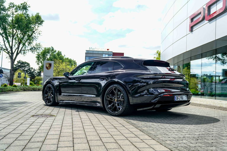 Porsche Taycan 4S Cross Turismo