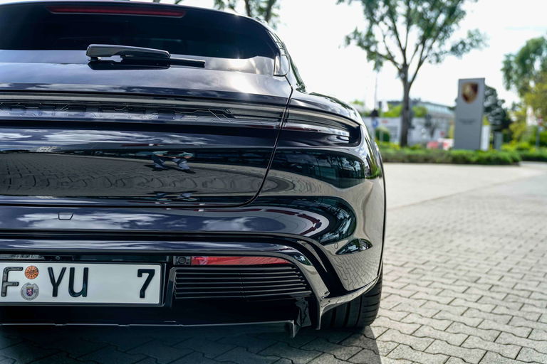 Porsche Taycan 4S Cross Turismo