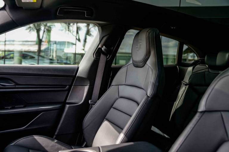 Porsche Taycan 4S Cross Turismo