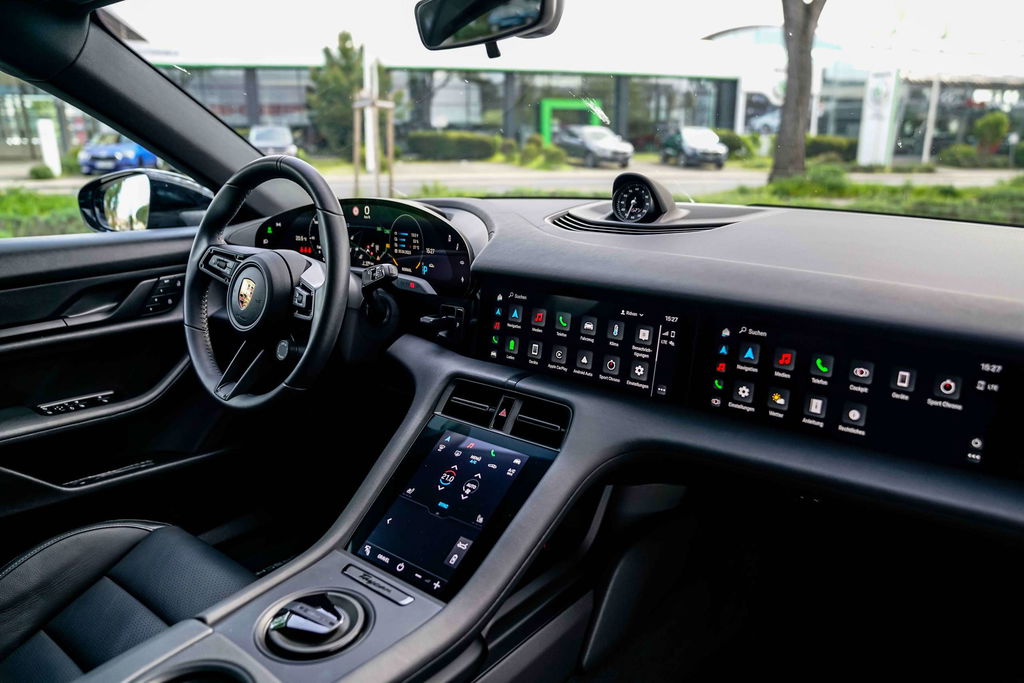 Porsche Taycan 4S Cross Turismo