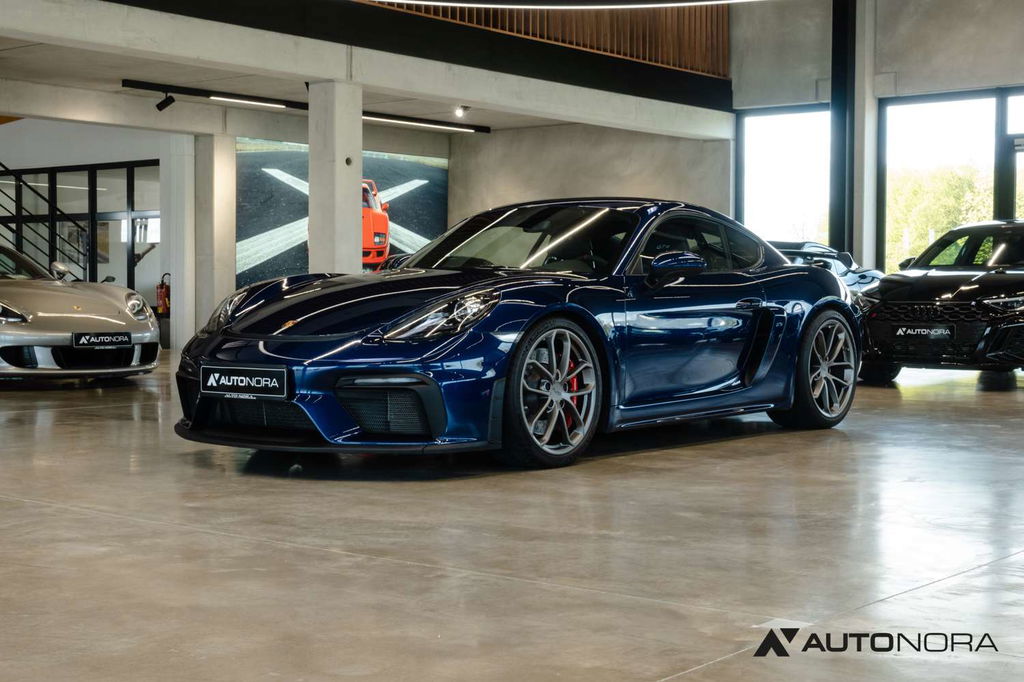 Porsche 718 Cayman GT4
