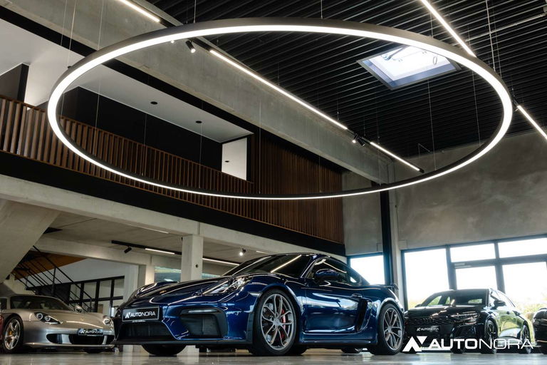 Porsche 718 Cayman GT4