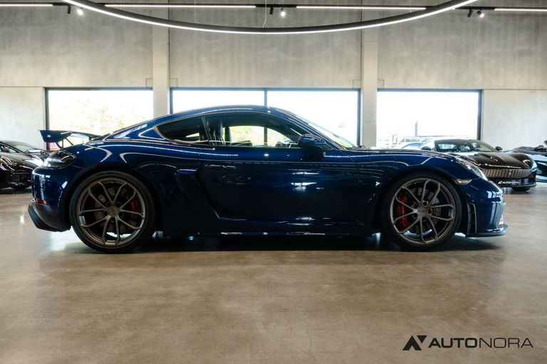 Porsche 718 Cayman GT4