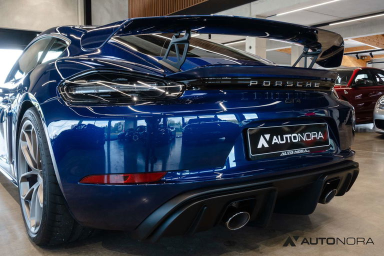 Porsche 718 Cayman GT4