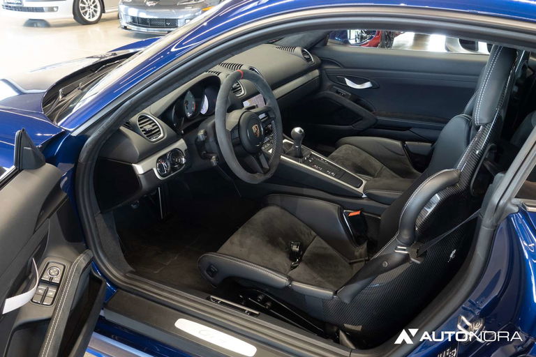 Porsche 718 Cayman GT4