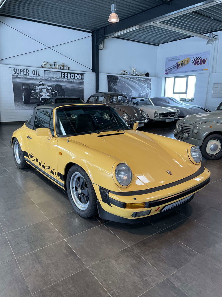 Porsche 911 Carrera 3.2