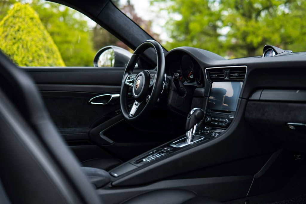 Porsche 991.2 Carrera 4 GTS