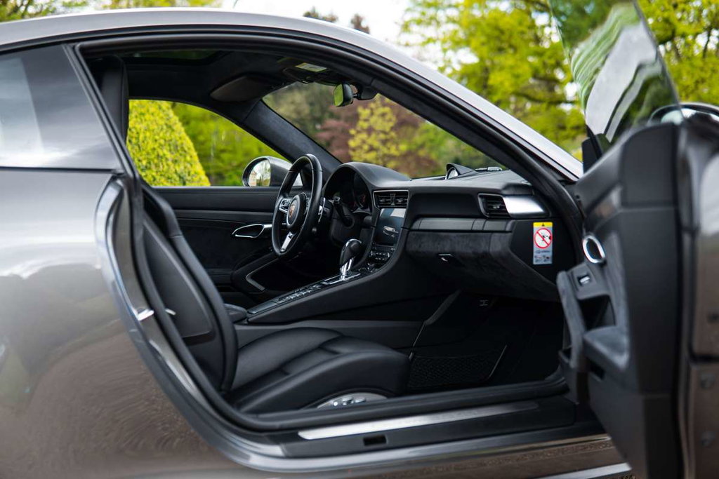 Porsche 991.2 Carrera 4 GTS