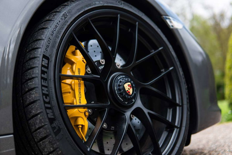 Porsche 991.2 Carrera 4 GTS