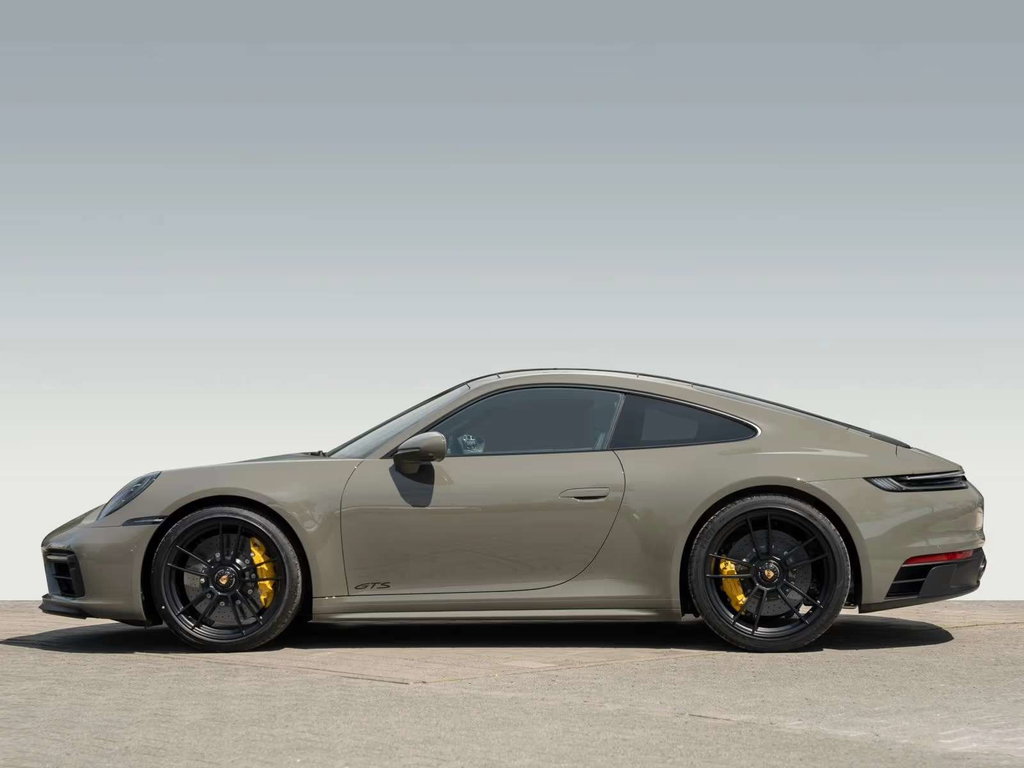 Porsche 992 Carrera 4 GTS