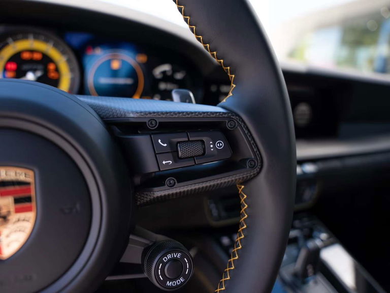 Porsche 992 Carrera 4 GTS