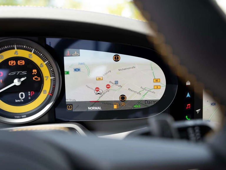 Porsche 992 Carrera 4 GTS