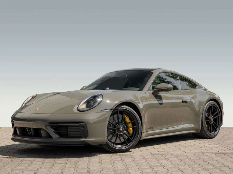 Porsche 992 Carrera 4 GTS