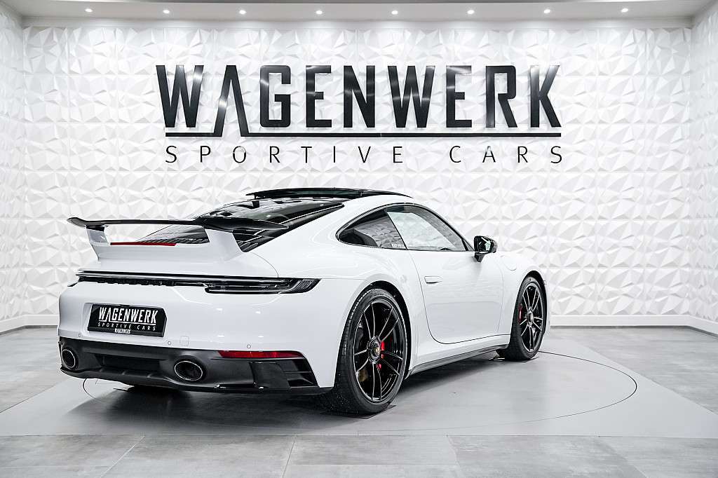 Porsche 992 Carrera GTS