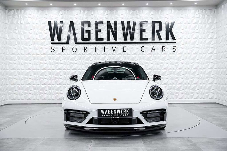 Porsche 992 Carrera GTS