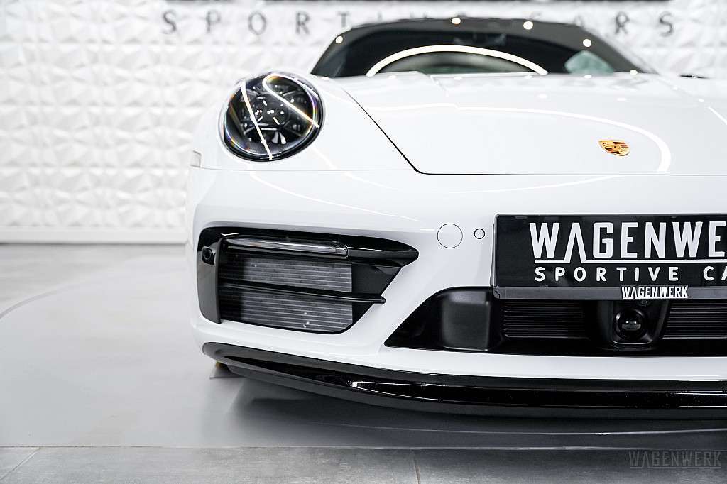 Porsche 992 Carrera GTS