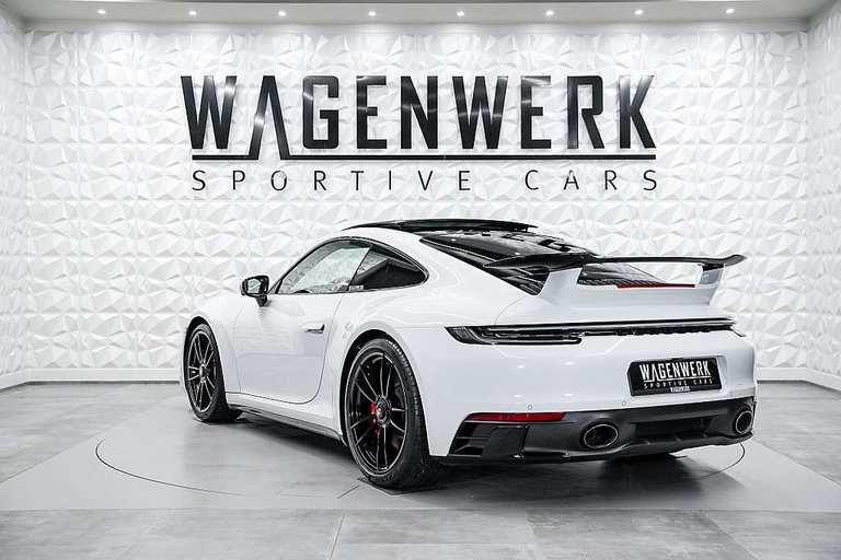 Porsche 992 Carrera GTS