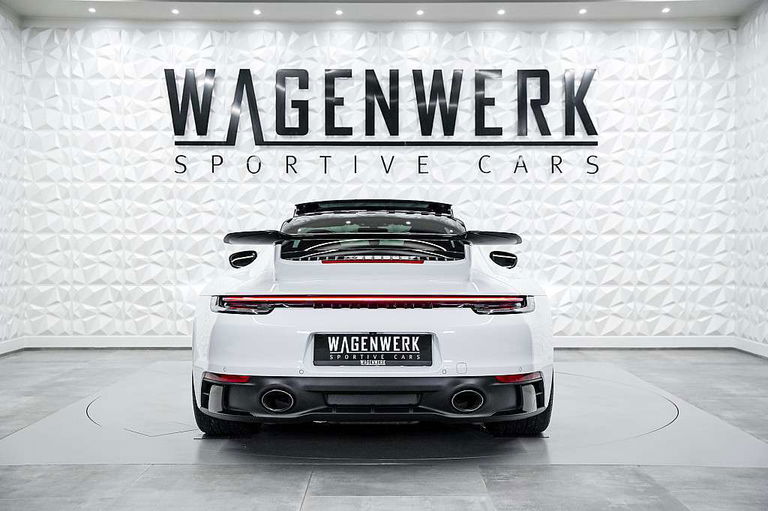 Porsche 992 Carrera GTS