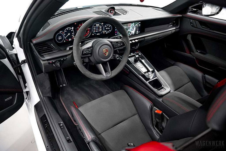 Porsche 992 Carrera GTS