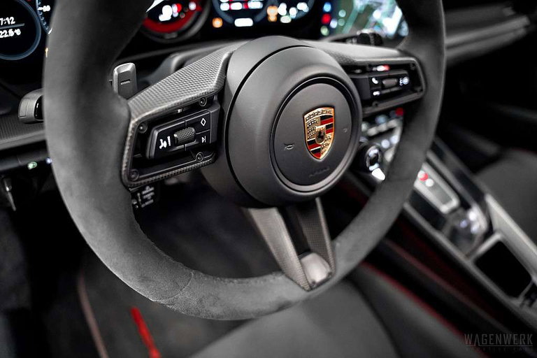 Porsche 992 Carrera GTS
