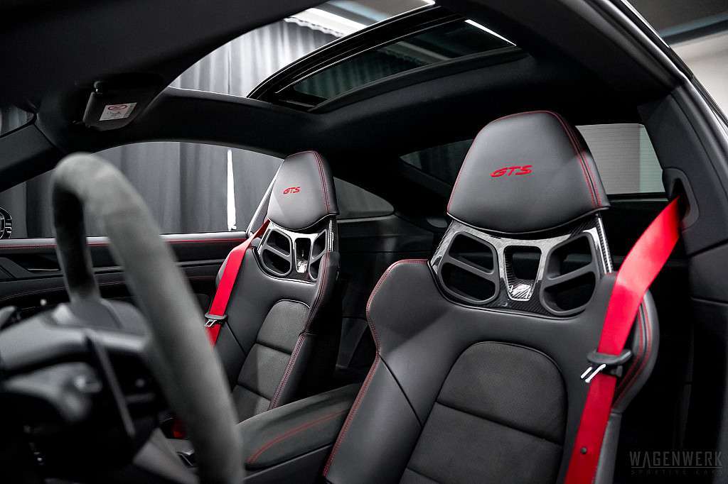 Porsche 992 Carrera GTS