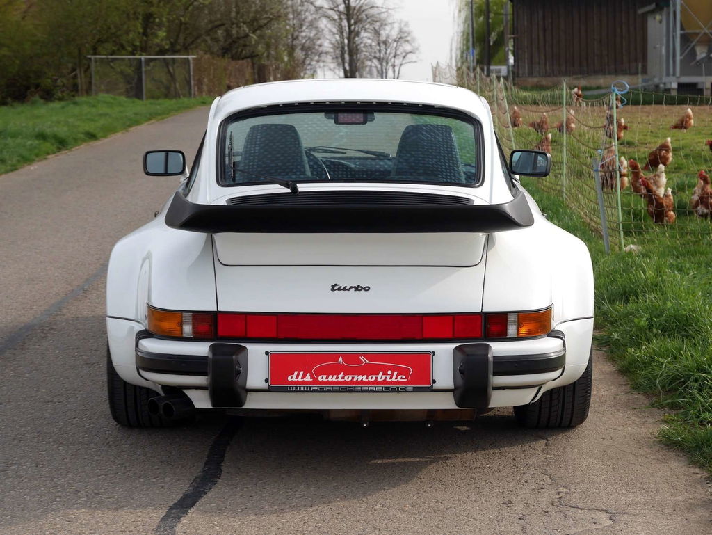 Porsche 911 Turbo 3.3