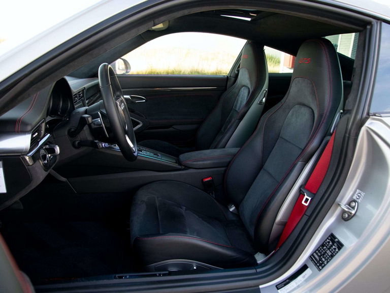 Porsche 991.2 Carrera GTS