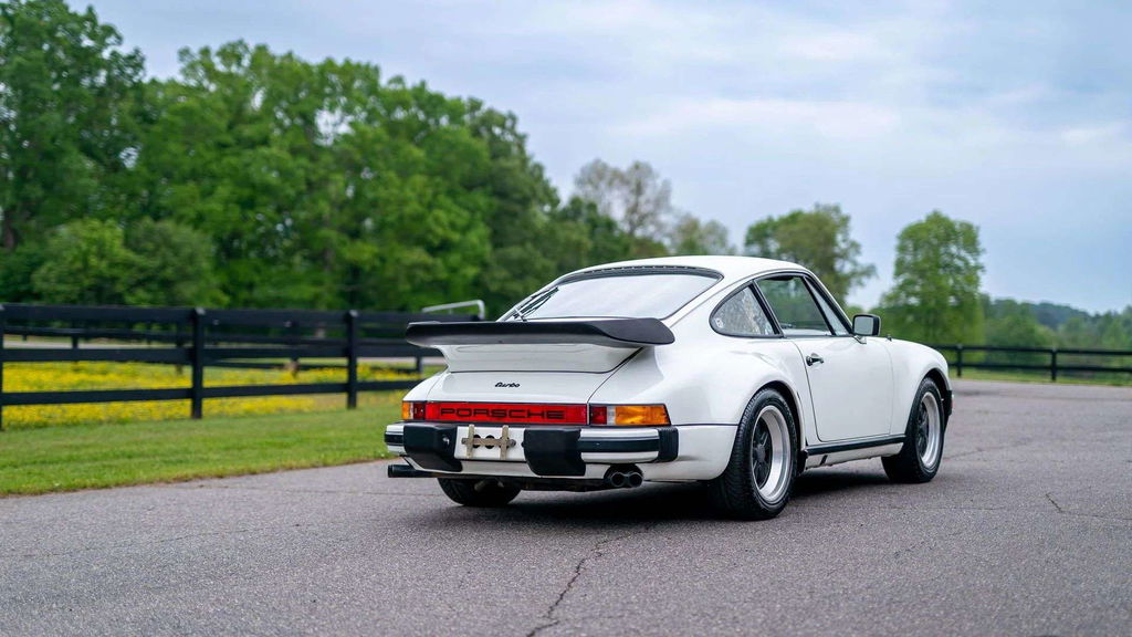 Porsche 911 Turbo 3.3 (US)