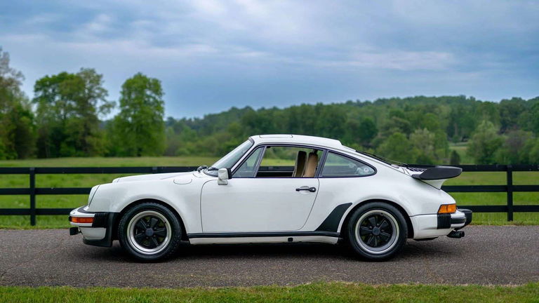 Porsche 911 Turbo 3.3 (US)