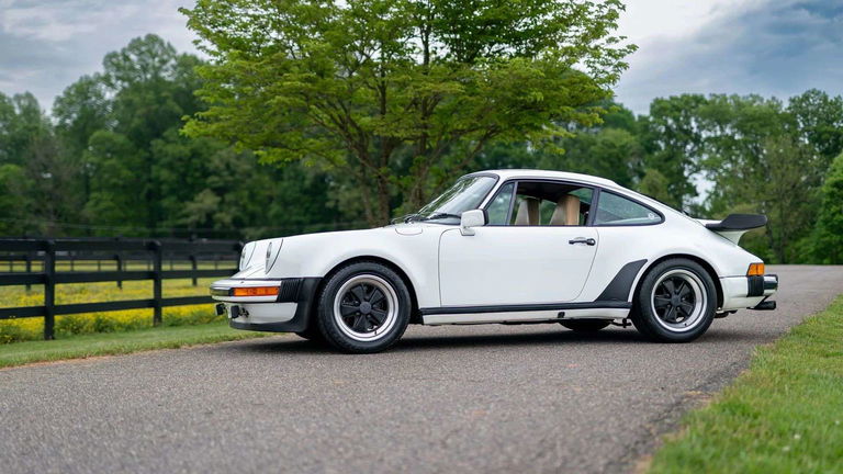 Porsche 911 Turbo 3.3 (US)