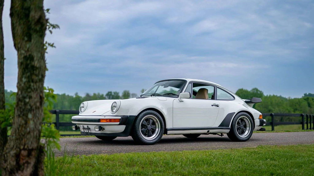 Porsche 911 Turbo 3.3 (US)
