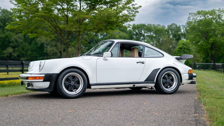 Porsche 911 Turbo 3.3 (US)