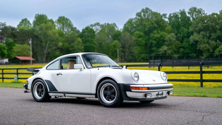 Porsche 911 Turbo 3.3 (US)