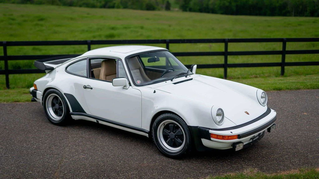 Porsche 911 Turbo 3.3 (US)