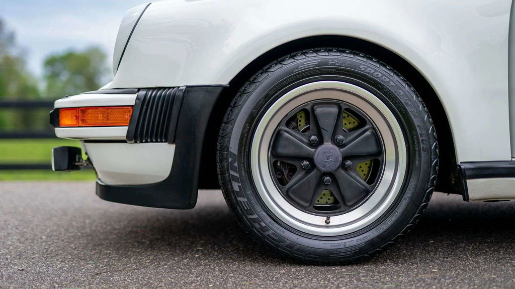 Porsche 911 Turbo 3.3 (US)