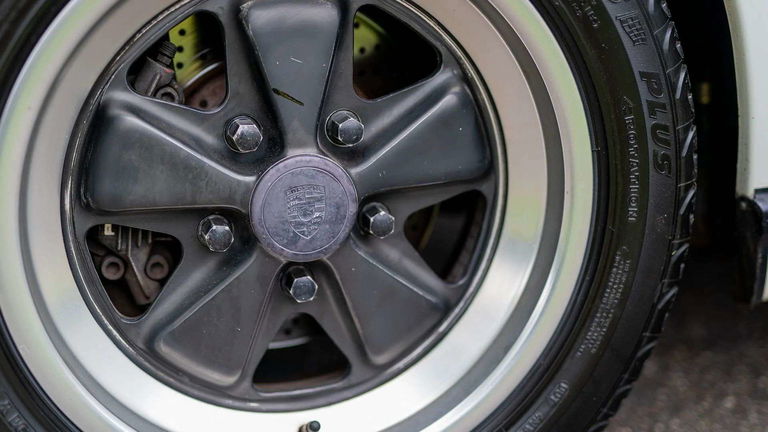 Porsche 911 Turbo 3.3 (US)