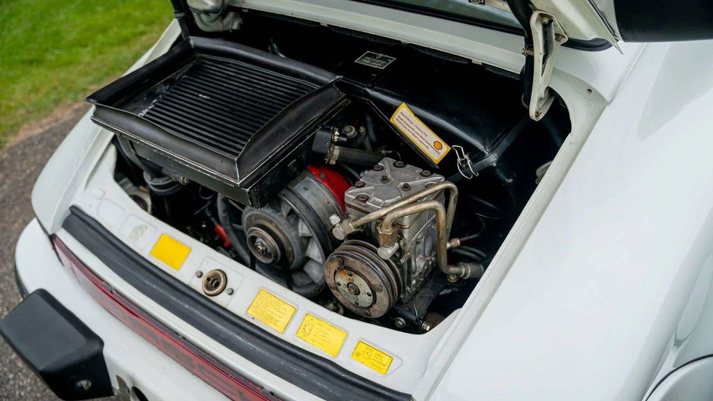 Porsche 911 Turbo 3.3 (US)