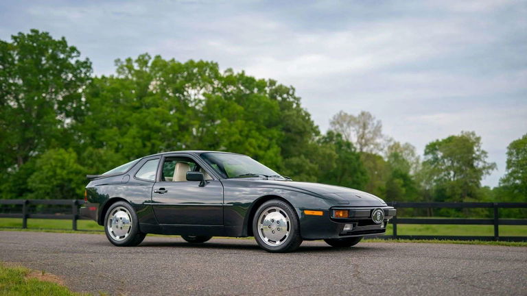 Porsche 944 Coupé