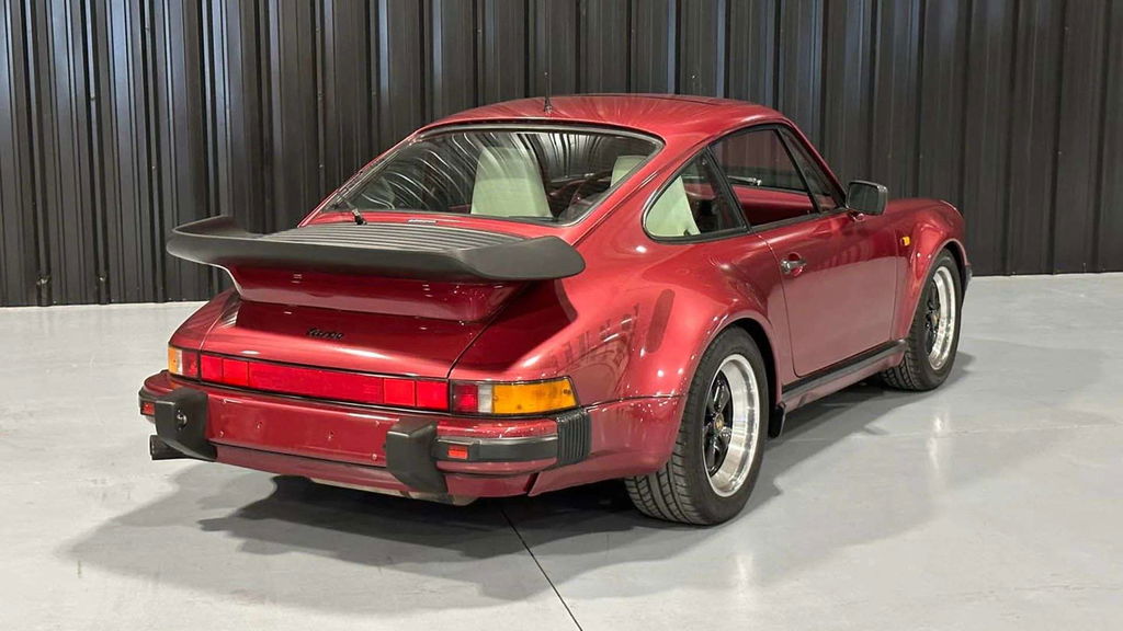 Porsche 911 Turbo 3.3