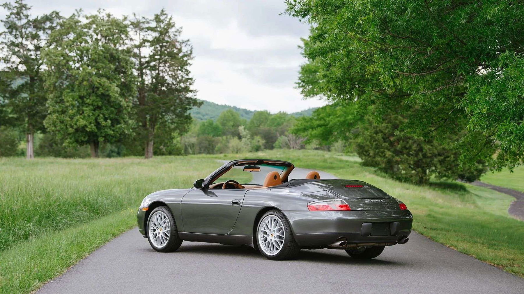 ファービー Porsche 996 Carrera 4 2001 - elferspot.com - Marketplace for