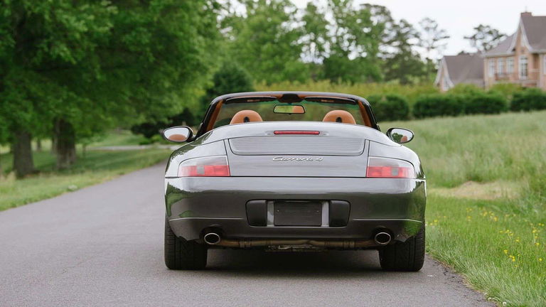 Porsche 996 Carrera 4