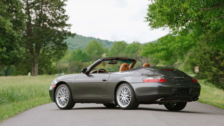 Porsche 996 Carrera 4
