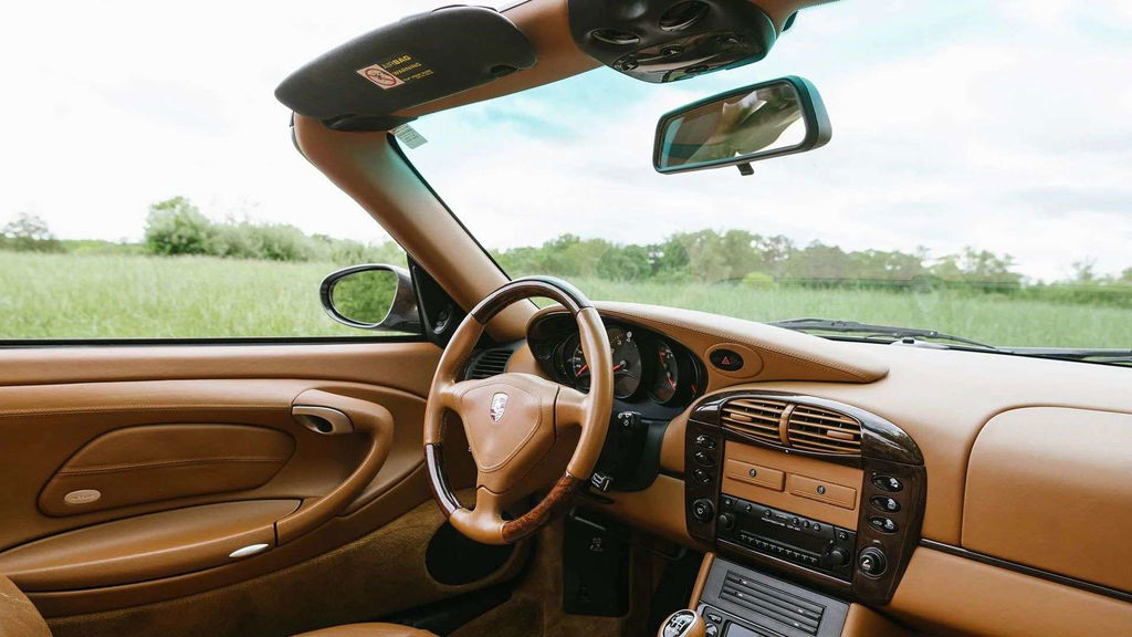 Porsche 996 Carrera 4