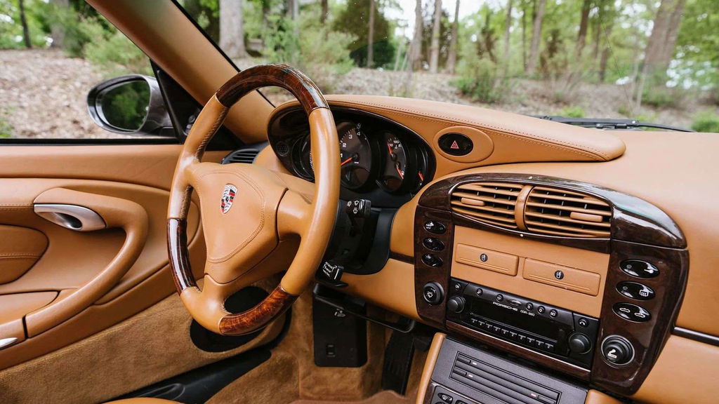 Porsche 996 Carrera 4