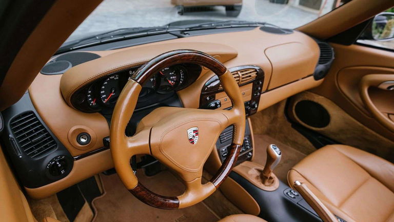 Porsche 996 Carrera 4