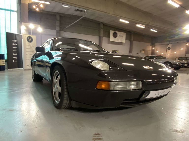 Porsche 928 S4