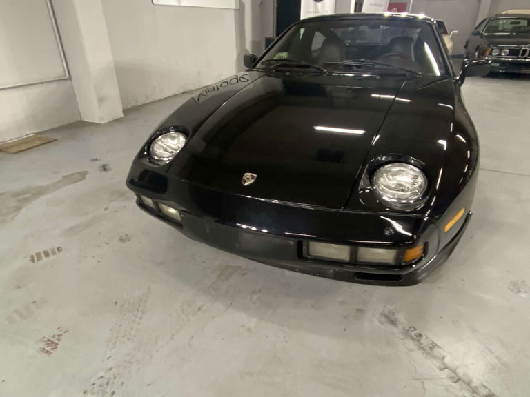 Porsche 928 S