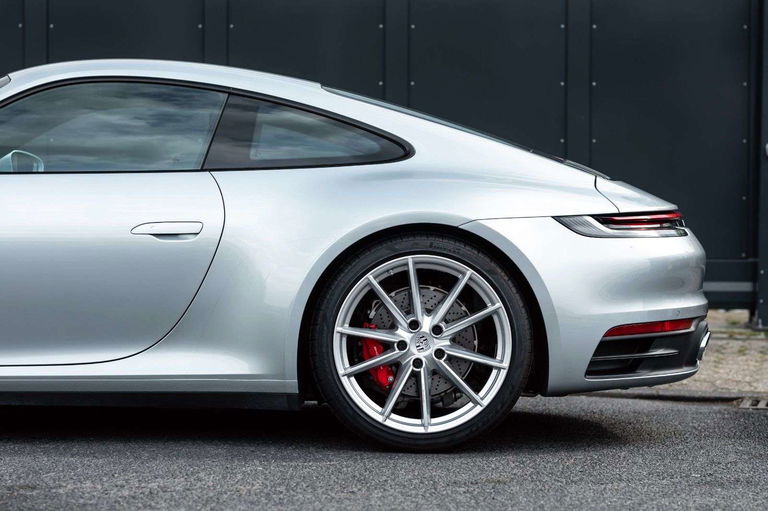 Porsche 992 Carrera 4S