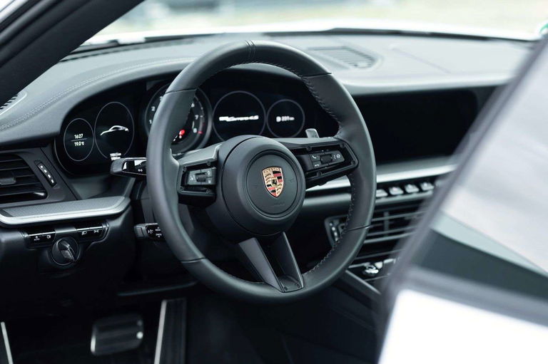 Porsche 992 Carrera 4S